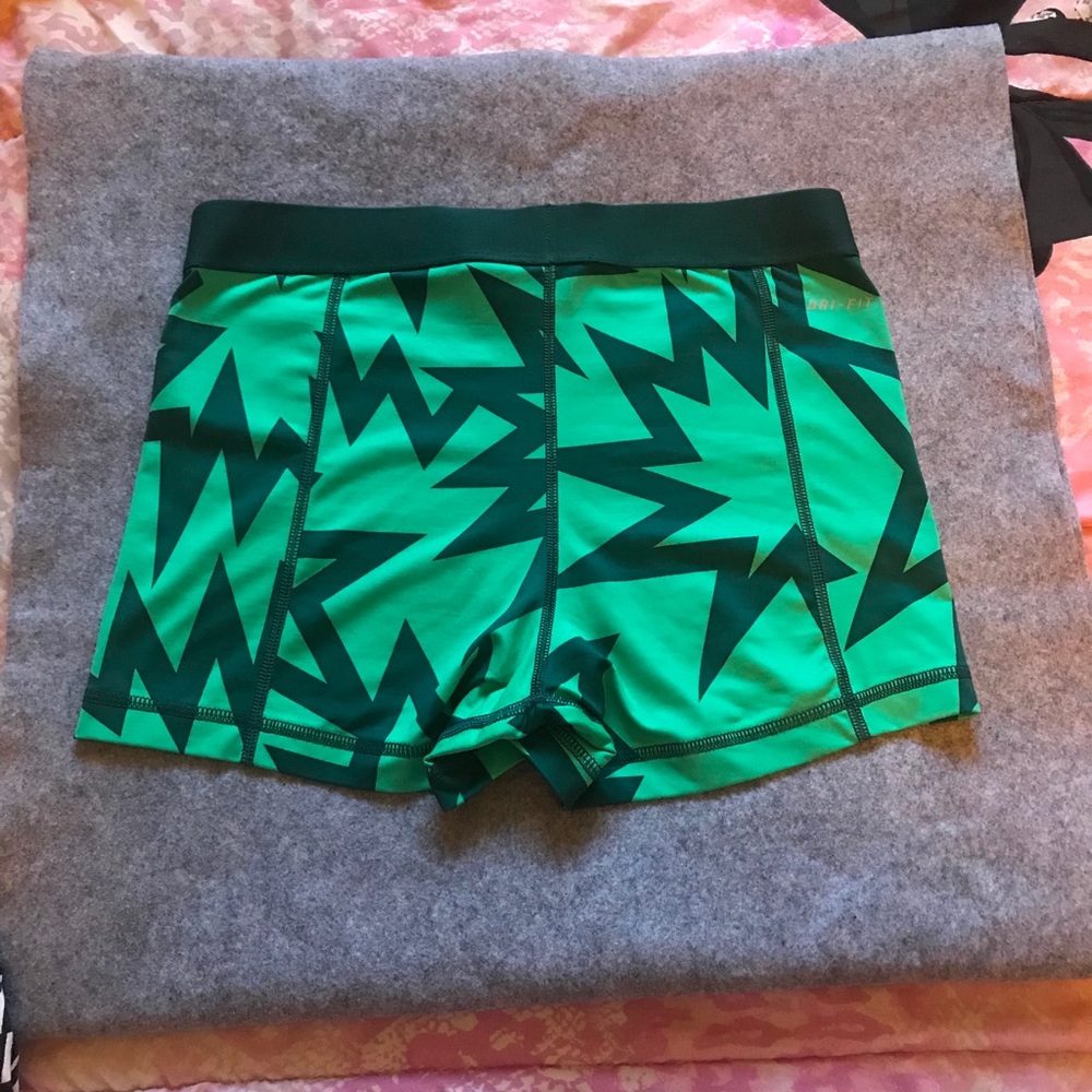 NIKE PRO Jade Green Compression Shorts Size M - Picture 3 of 8